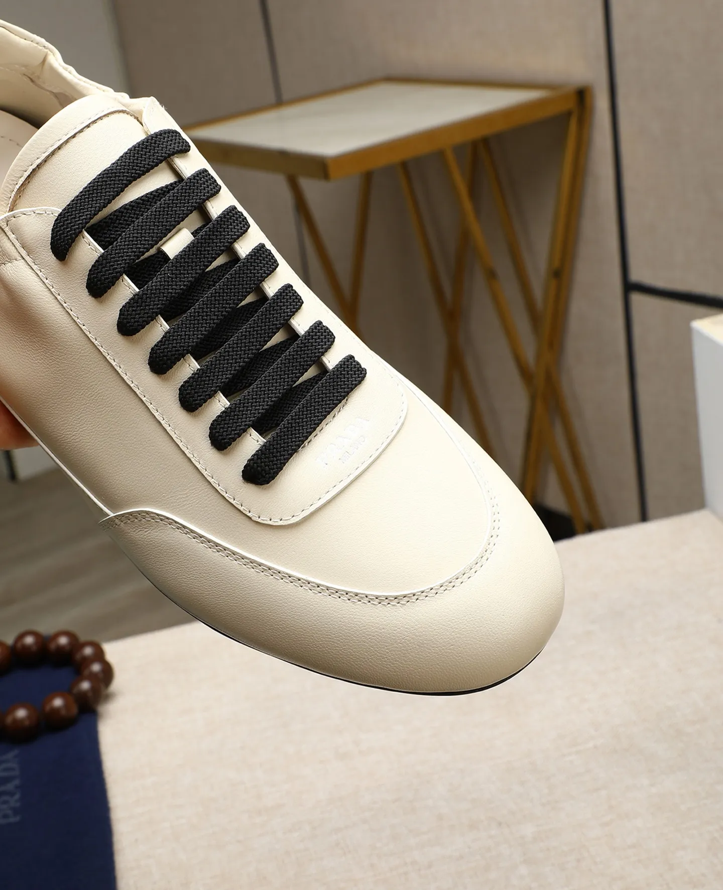 Men's shoes 💰 540 Product trademark: Prada "Prada" original casual shoes Regular size: 38-44 (can be customized to 45) Product materials: Original imported sheepskin upper, original outsole.